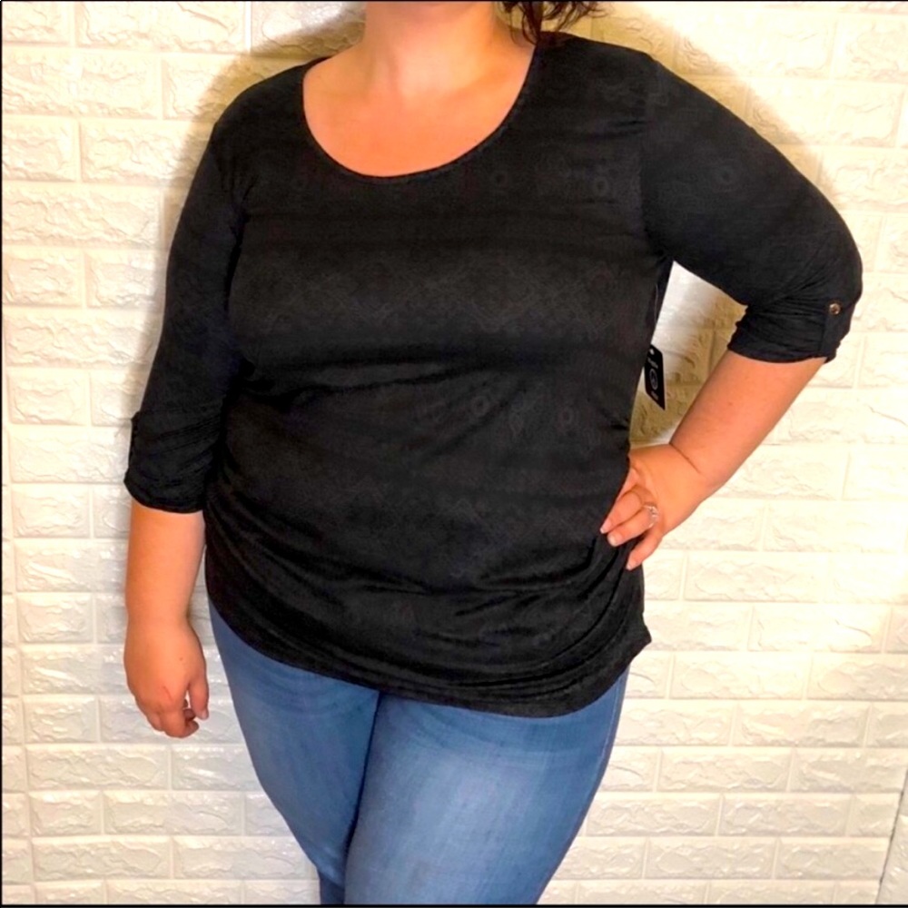 *3 for $30* Black Patterned 3/4 Tab Sleeve Blouse
